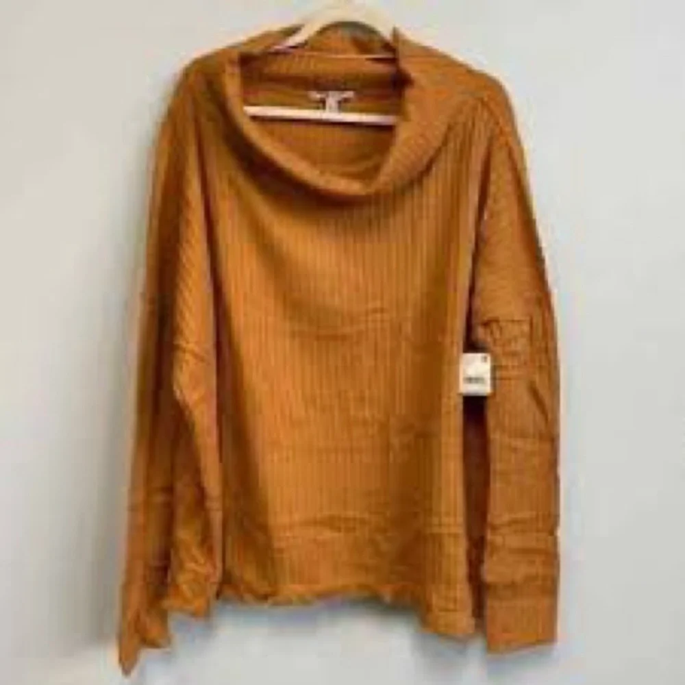 FREE PEOPLE NWT JUICY THERMAL CANYON MOON SMALL